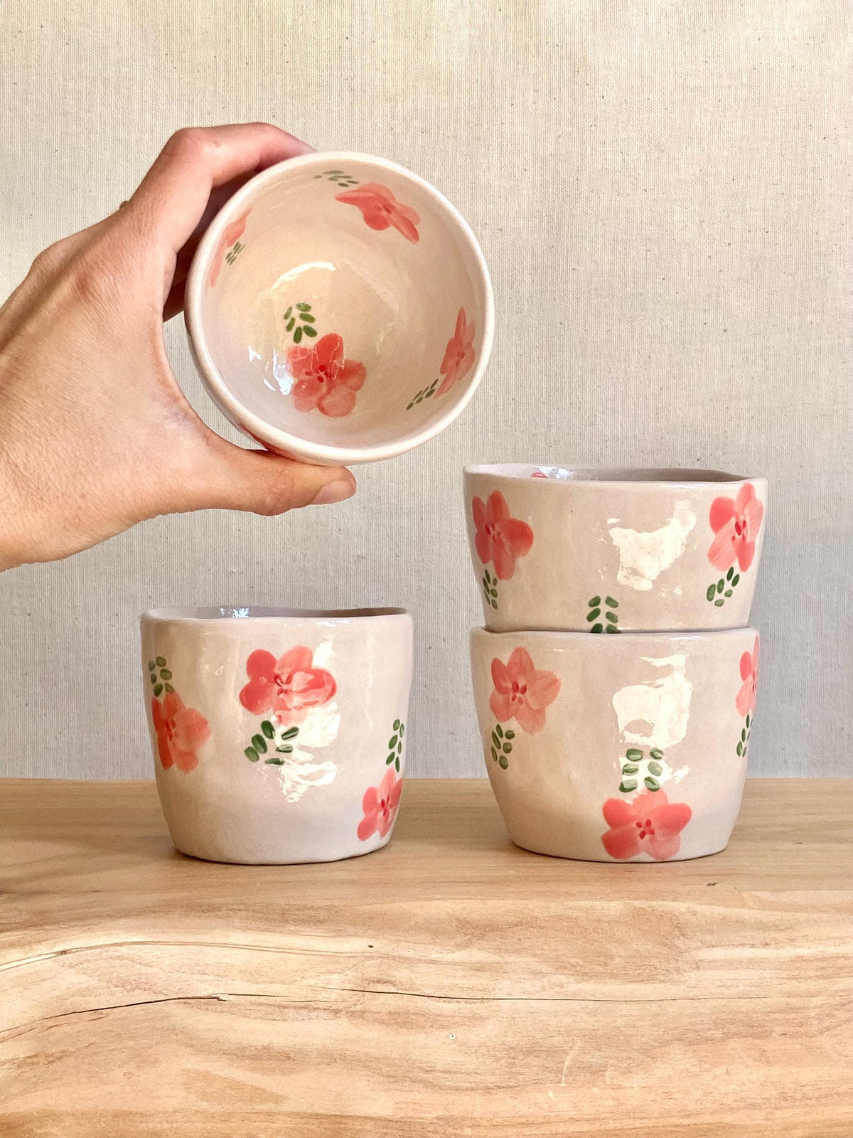 Tasse céramique fleurs roses pour café long
