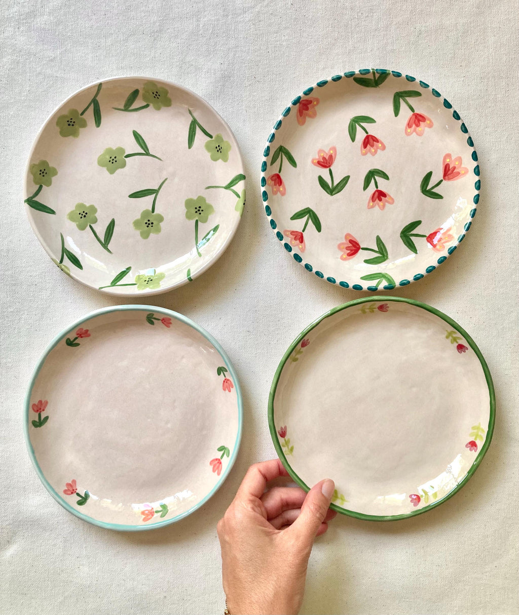 Assiette céramique fleurs vert clair
