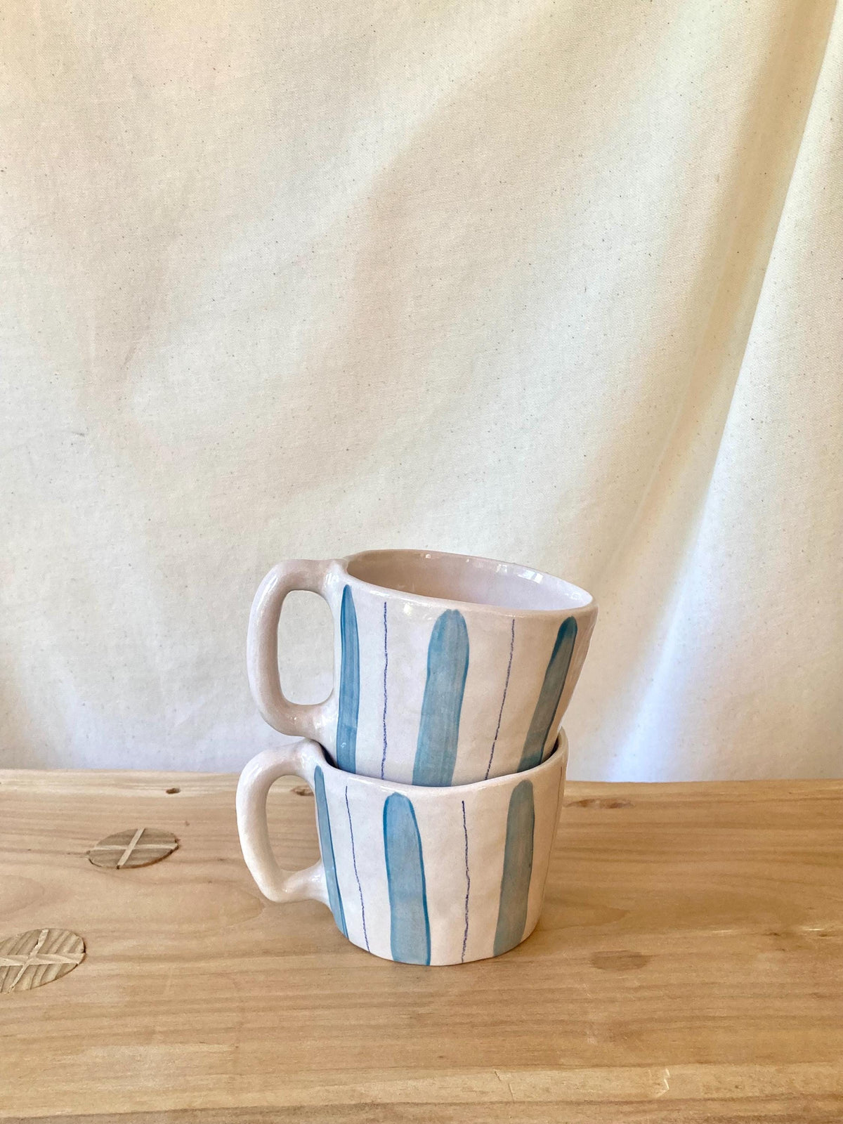 Mug céramique à rayures bleues