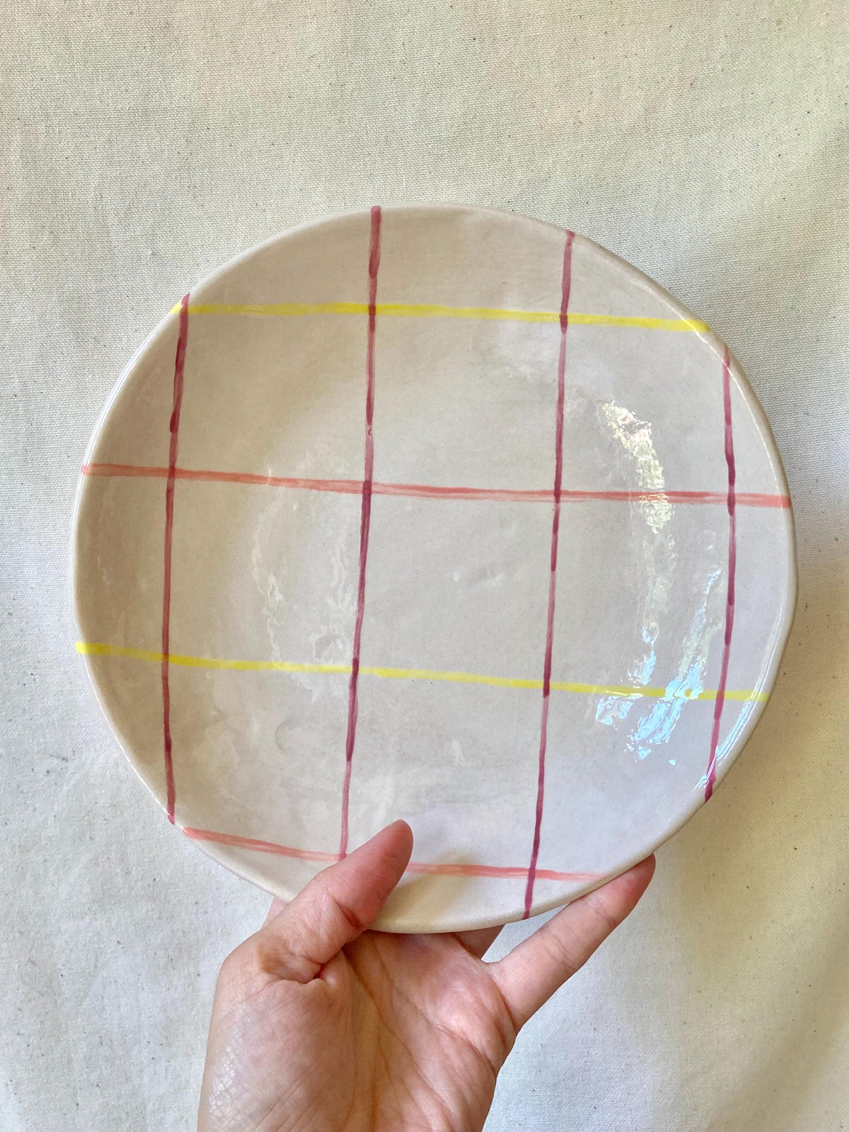 Assiette creuse céramique quadrillée rose et jaune