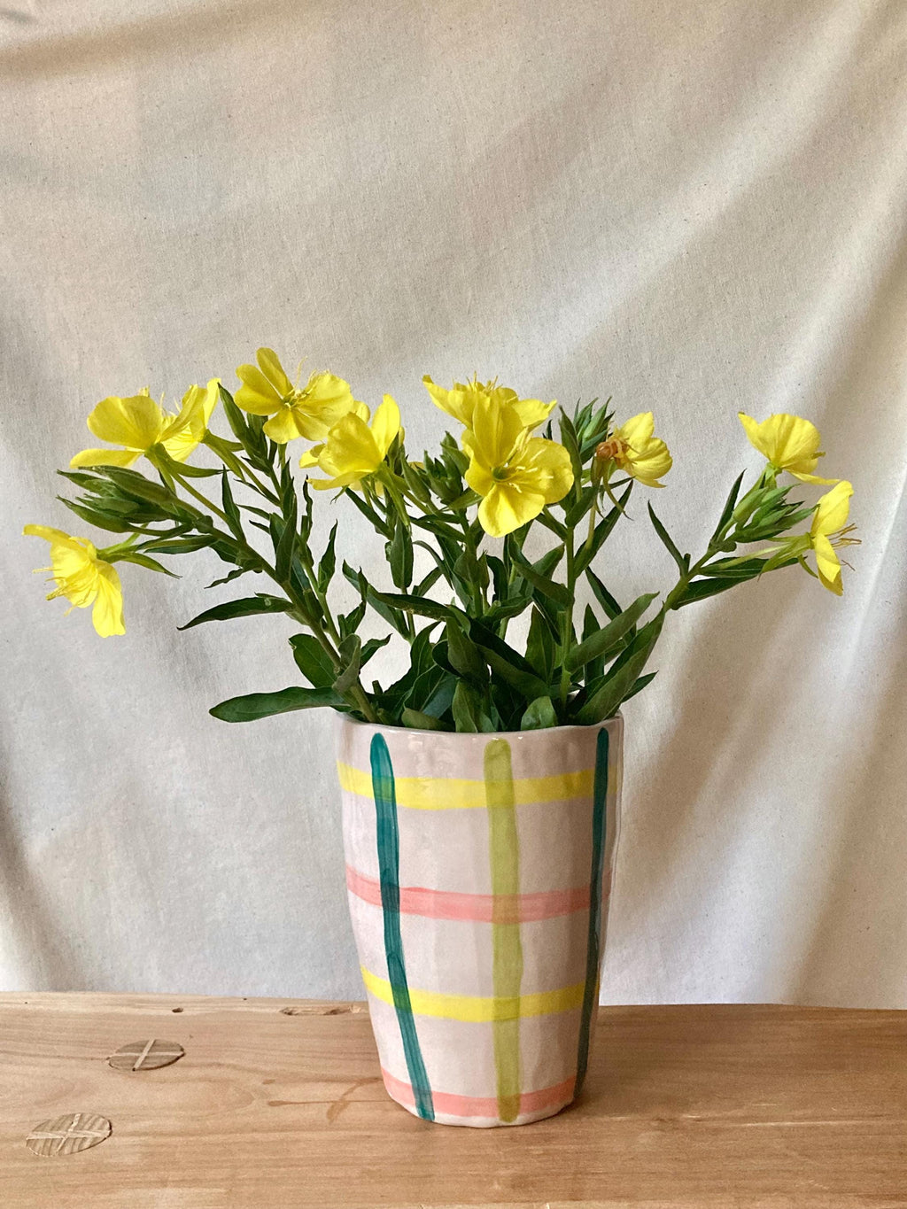 Vase céramique quadrillage jaune, rose, vert et bleu